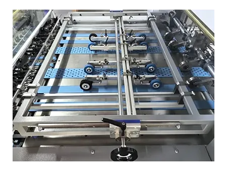Máquina de corte e vinco plana automática com unidade de descarte