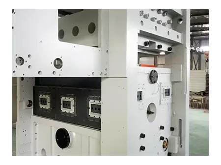 Máquina de corte e vinco plana automática (até 700 ton)