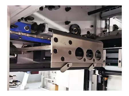Máquina de corte e vinco plana automática (até 700 ton)