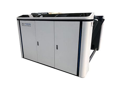 Máquina automática para fabricação de sacos de papel kraft com aba e alças torcidas/chatas