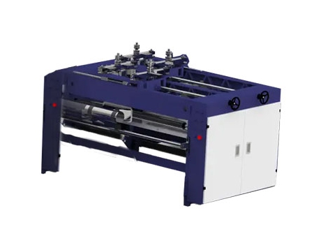 Máquina para fabricação de sacos de papel kraft com aba