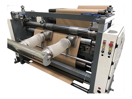 Máquina para fabricação de sacos de papel kraft com visor