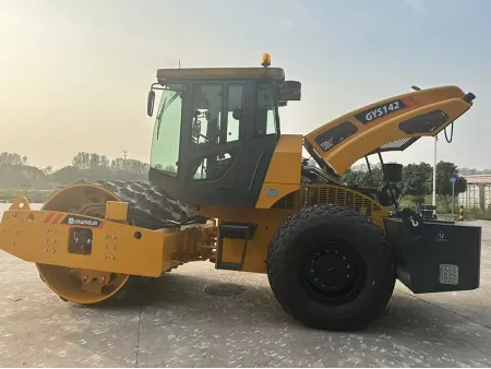 GYS142L  Rolo compactador vibratório de tambor único