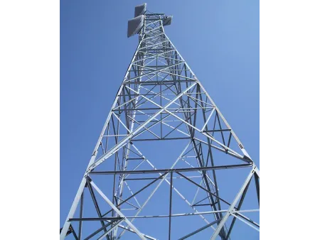 Torre de telecomunicação cantoneira quadrada