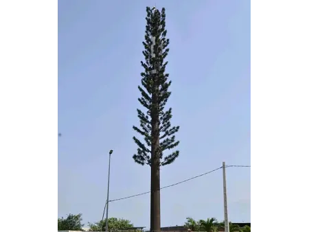 Torre de telecomunicação em pinheiro