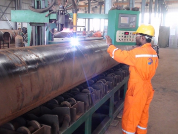 Máquina de corte e biselamento por plasma de tubo com banco de rolos