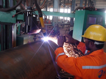 Máquina de corte e biselamento por plasma de tubo com banco de rolos