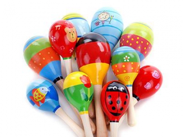 Maraca infantil de madeira