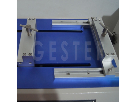Máquina para ensaio de fadiga em fitas elásticas