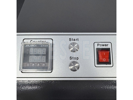 Equipamento para determinação de solidez de cor à fricção  (Crockmeter eletrônico)
