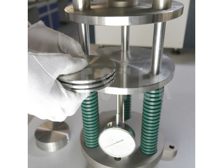 Máquina para ensaio de compressão e rebote