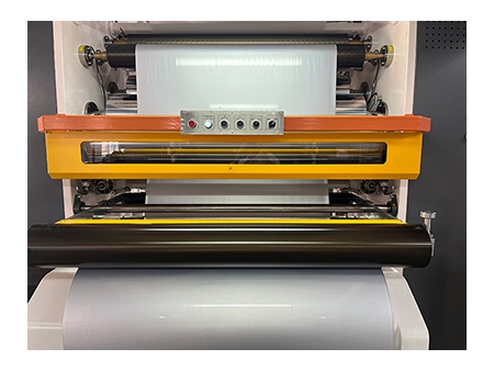 Laminadora solventless (sem solvente) triplex, A400-3V