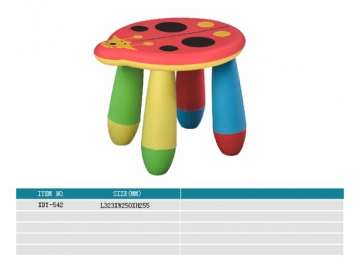 Cadeira plástica infantil