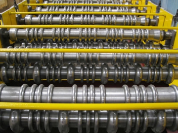 Máquina perfiladeira <small>(Perfiladeira de painel metálico para telhado e parede)</small>